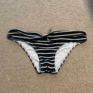 💜5 for $25 Victoria Secret low rise hipster black stripe bikini bottom